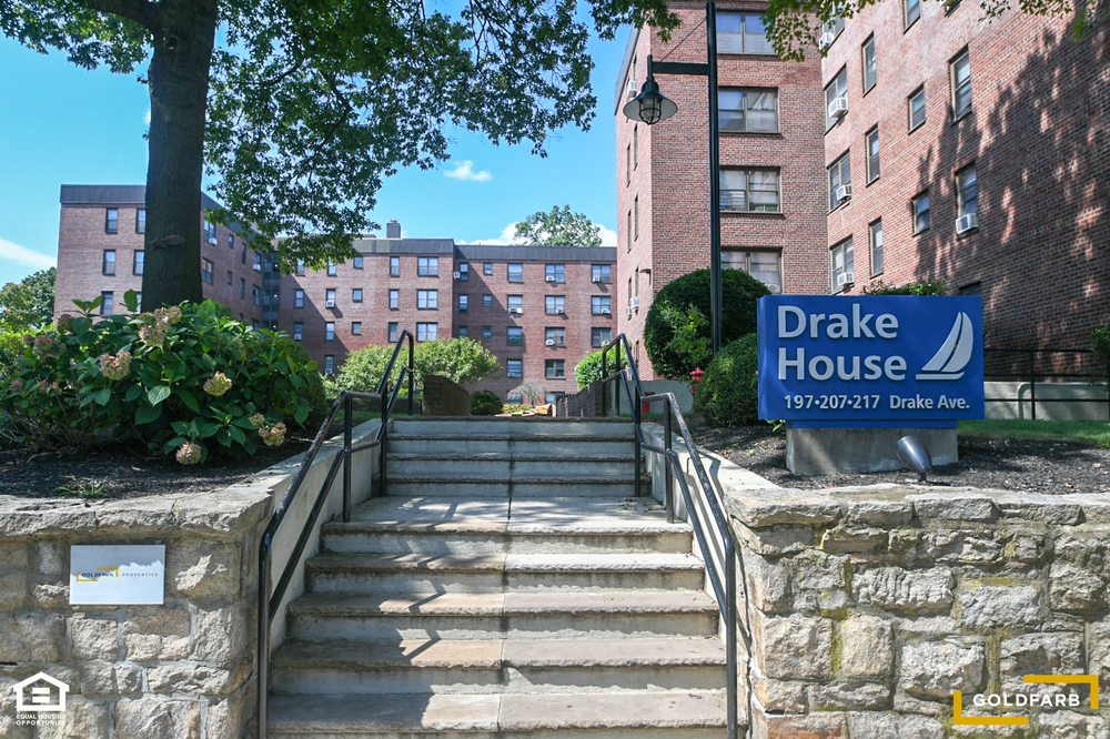 DRAKE HOUSE Updated September 2024 197 207 217 Drake Ave, New