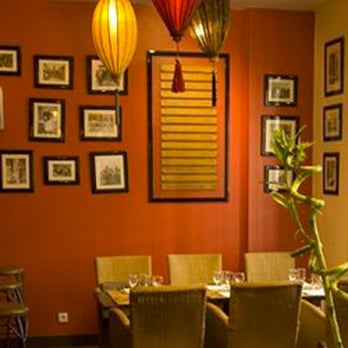 Le Bouillon des Colonies - Coin du resto devant le bar. - African Near Me - Paris, 75 Le Bouillon des Colonies - Coin du resto devant le bar. - African Near Me - Paris, 75