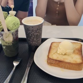 Blackball Taiwanese Dessert - Matcha snow parfait, café latte and ice cream golden thick toast. - Taiwanese Near Me - Vancouver, British Columbia