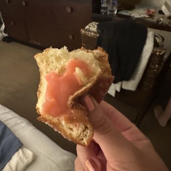 Leonard's Bakery - Bakeries Near Me - Honolulu, Hawaii