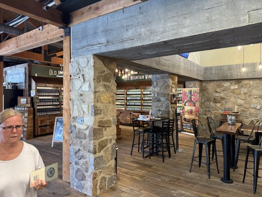 Old Mountain Wine Company by null