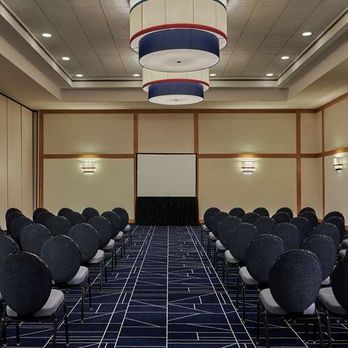 Graduate by Hilton Cincinnati - Meeting Room - Hotels Near Me - Cincinnati, Ohio Graduate by Hilton Cincinnati - Meeting Room - Hotels Near Me - Cincinnati, Ohio