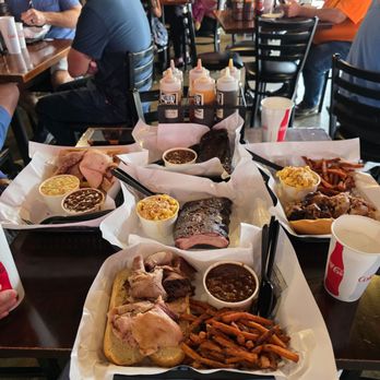 Dalie's Smokehouse - All the meats, to die for Mac and cheese, very tasty beans, and sweet potato fries! Banana pudding to top it off! - Barbeque Near Me - Valley Park, Missouri