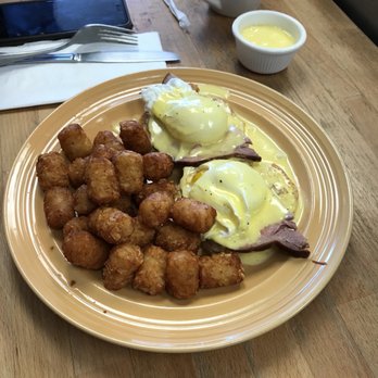 Main Kitchen Cafe - New American Near Me - Granada Hills, California Main Kitchen Cafe - New American Near Me - Granada Hills, California
