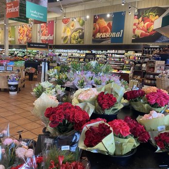The Fresh Market - Floral arrangements - Grocery Near Me - Memphis, Tennessee