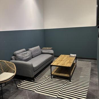 O2 Fitness - Sitting area in women's locker room - Gyms Near Me - Burlington, North Carolina O2 Fitness - Sitting area in women's locker room - Gyms Near Me - Burlington, North Carolina