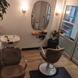 Tessa Selander Salon - Beautiful salon suite