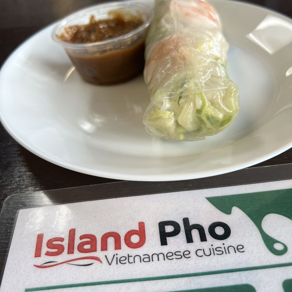 Shrimp and chicken spring roll with peanut sauce