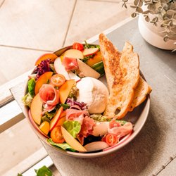 Seasonal Peach Burrata Salad