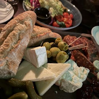 Gordon's Wine Bar - Wine Bars Near Me - London, XGL
