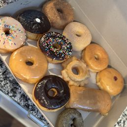 Dozen of assorted flavors.  You have to try the blackberry flavor; the texture is quite interesting.