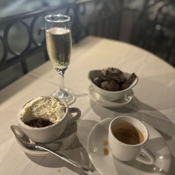 Floriana - Chocolate mousse, German chocolate gelato, champagne brut, decaf espresso - Bars Near Me - Wilmington, North Carolina