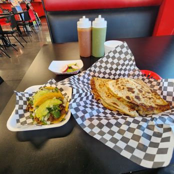 CaliTacos Restaurant - Mexican Near Me - Gilbert, Arizona