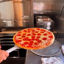 SeaBreeze Pizza - Pepperoni hot honey pizza