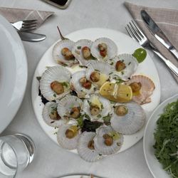 Ristorante San Silvestro - Baby scallops.  Good but very small.  See the theme