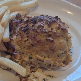 Crab cake, fries
