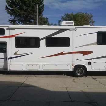 Saunder's RV Rentals - RV Rental Near Me - Milwaukee, Wisconsin Saunder's RV Rentals - RV Rental Near Me - Milwaukee, Wisconsin