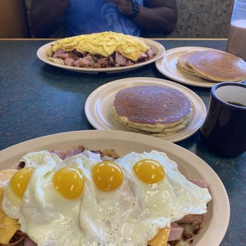 Mr Allison's - Meat Lover Skillet and Ham and Cheese Skillet - Breakfast & Brunch Near Me - Arlington Heights, Illinois Mr Allison's - Meat Lover Skillet and Ham and Cheese Skillet - Breakfast & Brunch Near Me - Arlington Heights, Illinois