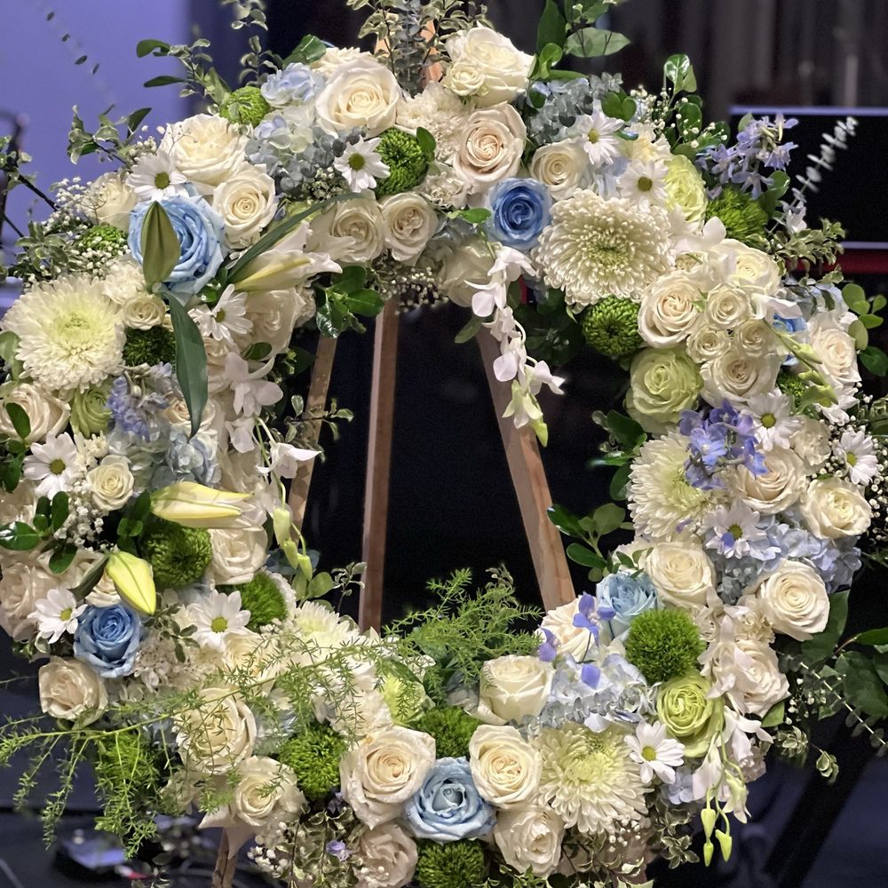 SimplyChic Events - Diana Marinca - Florists Near Me SimplyChic Events - Diana Marinca - Florists Near Me