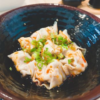 Dumpling Bar - Chicken Wonton w/Chili Sauce(8pcs) - Chinese Near Me - Encinitas, California Dumpling Bar - Chicken Wonton w/Chili Sauce(8pcs) - Chinese Near Me - Encinitas, California