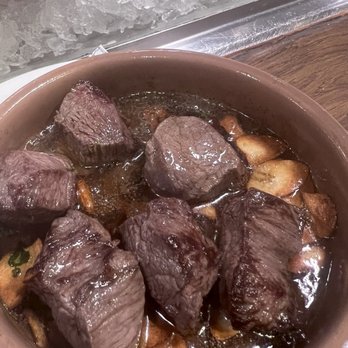Alta Taberna Paco Meralgo - garlic steak - Tapas/Small Plates Near Me - Barcelona, B Alta Taberna Paco Meralgo - garlic steak - Tapas/Small Plates Near Me - Barcelona, B