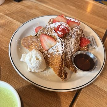 Beachwood Cafe Hollywood - Cornflakes French toast - New American Near Me - Los Angeles, California Beachwood Cafe Hollywood - Cornflakes French toast - New American Near Me - Los Angeles, California