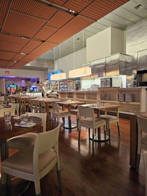 Wolfgang Puck Bar & Grill by null