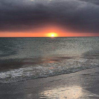Tropical Breeze Resort - The stay included 2 free beach chairs - Resorts Near Me - Sarasota, Florida