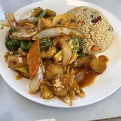 Asian Garden - Szechuan Chicken with vegetables