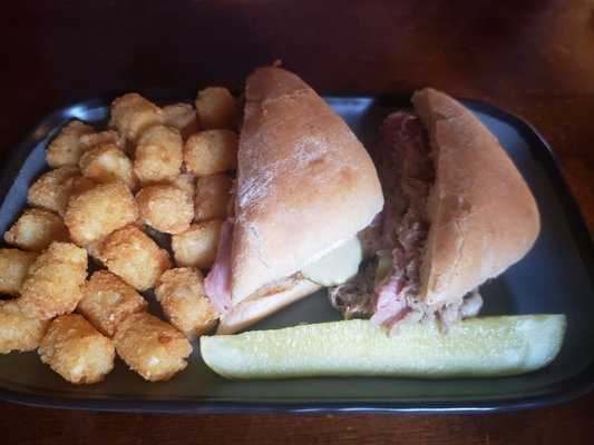 Revere's Wells Street Tavern by null