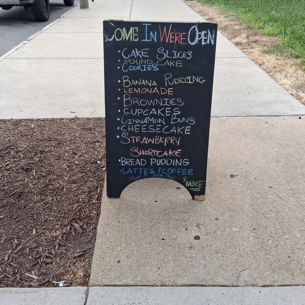Scharolina's Custom Cakes - Walkway sign - Bakeries Near Me - Richmond, Virginia