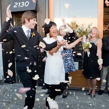 Lisa Wiseman Photography - Shower of Rose Petals! - Photographers Near Me Lisa Wiseman Photography - Shower of Rose Petals! - Photographers Near Me