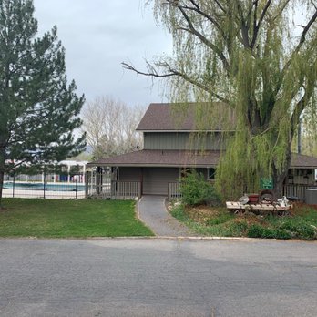 Lakeside RV and Campground - General store and pool area - Campgrounds Near Me - Provo, Utah Lakeside RV and Campground - General store and pool area - Campgrounds Near Me - Provo, Utah