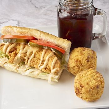 Gator's Cajun Cuisine - Fried Chicken Po'boy - Sandwiches Near Me - Chicago, Illinois