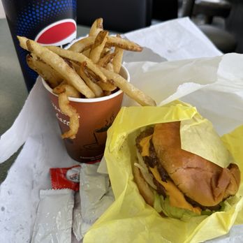 Bud's Burgers - Burgers Near Me - Vallejo, California