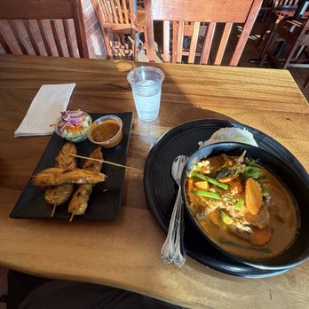 Thai Boat - Chicken Sa Tay Pa Nang Curry - Thai Near Me - San Luis Obispo, California Thai Boat - Chicken Sa Tay Pa Nang Curry - Thai Near Me - San Luis Obispo, California