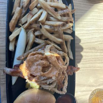 The Goat Pflugerville - Bars Near Me - Pflugerville, Texas