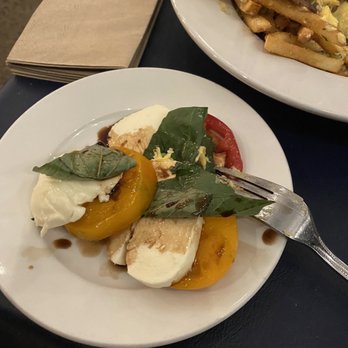 1850 Restaurant - Caprese Salad - American Near Me - Mariposa, California