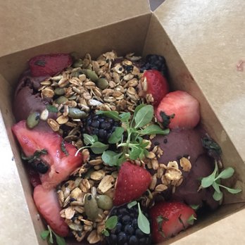 Blueys Kitchen - Acai Breakfast Bowl - Cafes Near Me - Santa Monica, California