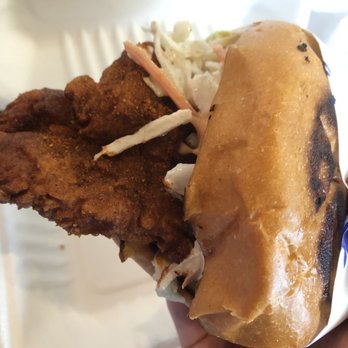 Howdy Hot Chicken - howdy sammie (i also ordered the kids meal - not pictured) - Chicken Shop Near Me - Sugar Land, Texas