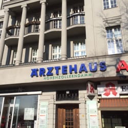 Dr. med. Bernd Hegemann - Das Ärztehaus mit der Praxis von Dr. Hegemann... und der obligatorischen Apotheke *g*