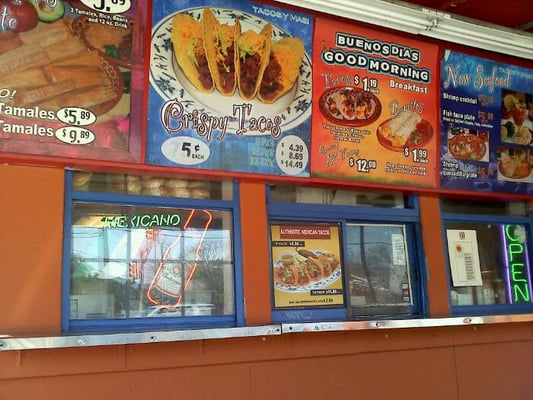 Tacos Y Mas by null
