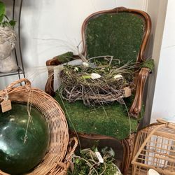 Rehab Vintage Market - Spring Decor