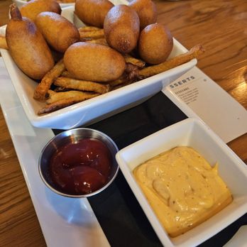 Nuckolls Brewing Co - Mini corn dogs and fries - Brewpubs Near Me - Santa Fe, New Mexico