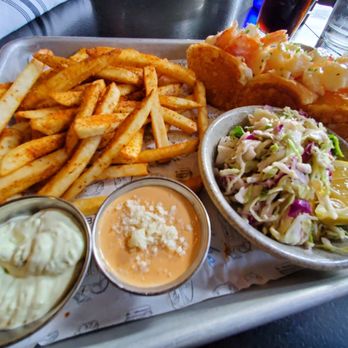 Pacific Catch - East coast lobster roll - Seafood Near Me - San Mateo, California