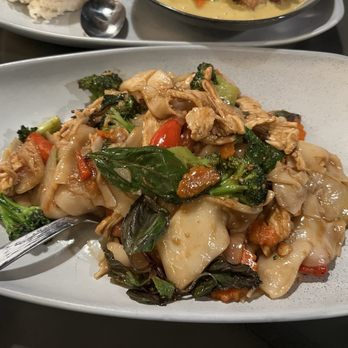 Thai Time - Drunken Noodle - Vegan Near Me - Sacramento, California Thai Time - Drunken Noodle - Vegan Near Me - Sacramento, California
