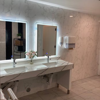 Farmer's Table - Restroom - Desserts Near Me - Boca Raton, Florida
