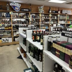 Ronnie's Wine & Spirits