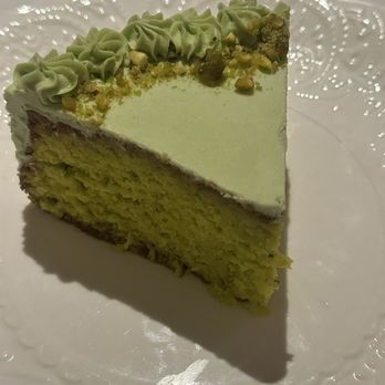 Blu’ Steakhouse - Pistacho cake - Steakhouses Near Me - Hollywood, Florida