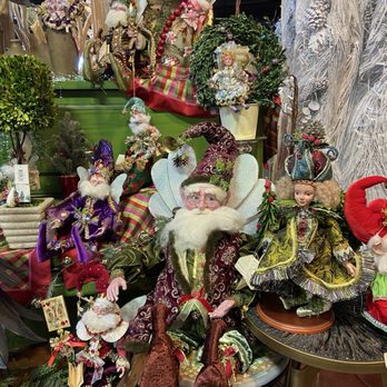 Santa's Christmas Shoppe - Santa and His Elves - Christmas Trees Near Me - Bakersfield, California